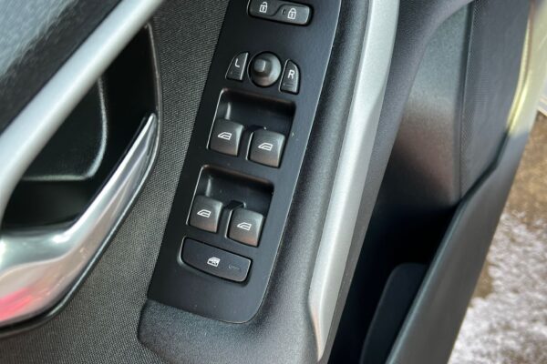 WhatsApp Image 2026-02-16 at 15.01.23